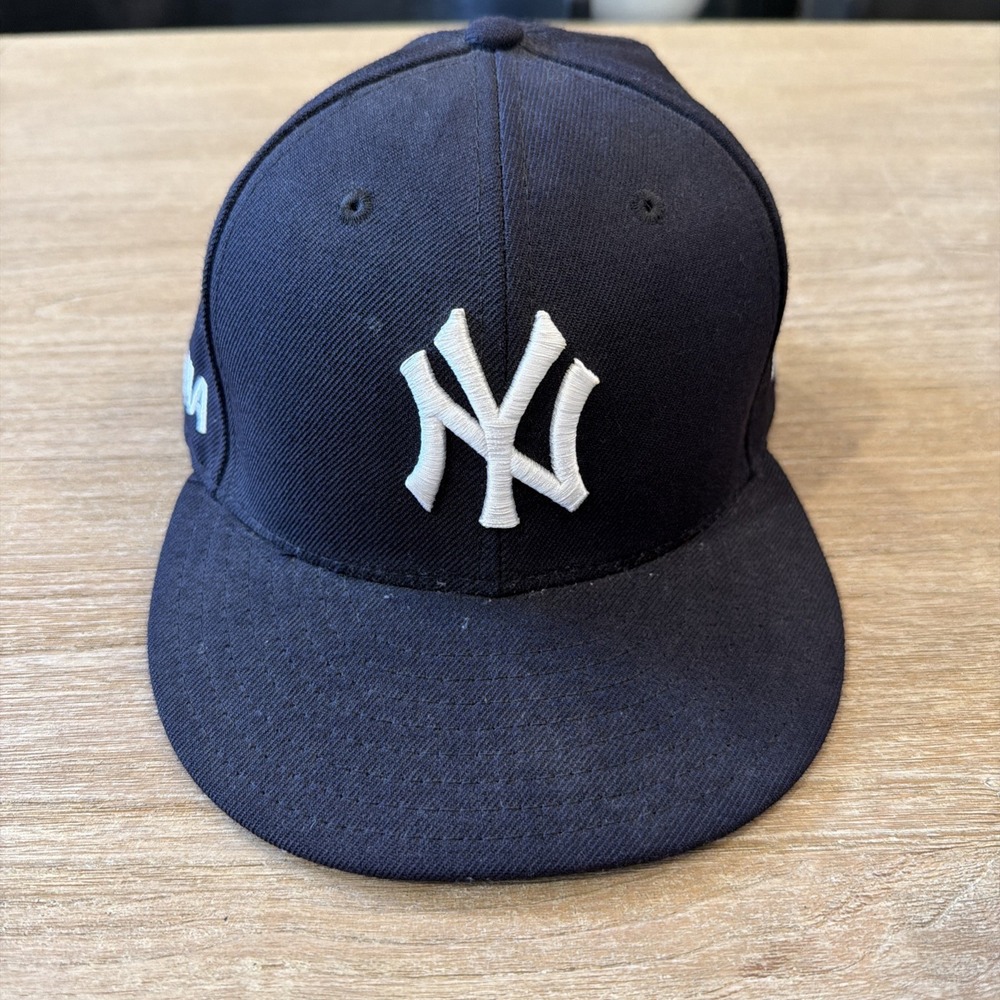 MoMA New York Yankees New Era Fitted Cap Size 7 1/8